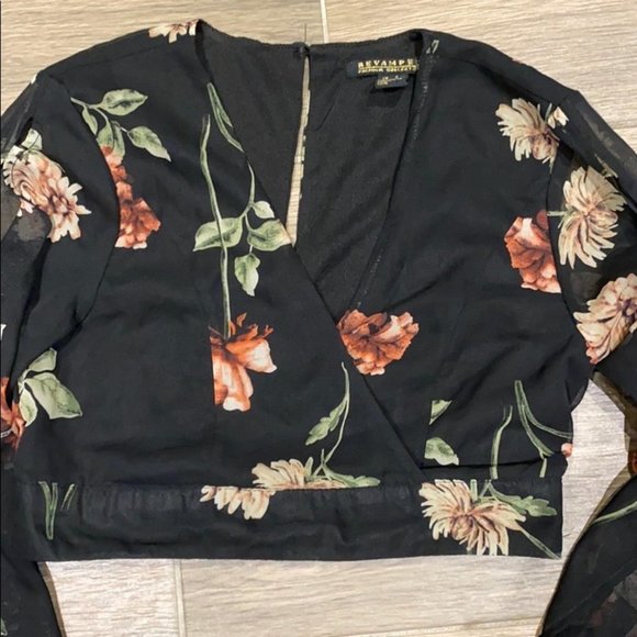 Revamped Women Floral All Over Wrap Print Crop Top Size Small - Picture 3 of 5